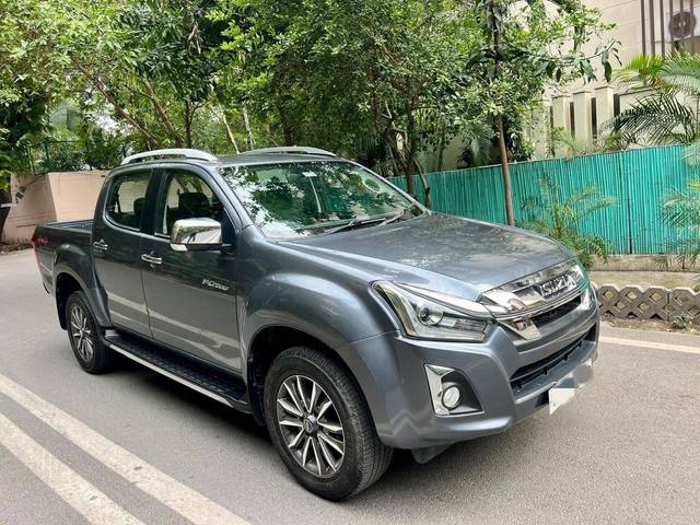 https://images10.gaadi.com/usedcar_image/4569938/original/processed_9081acefddf551835973c3d8dbe40cc9.jpg?imwidth=6400