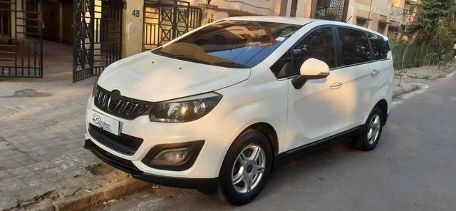 https://images10.gaadi.com/usedcar_image/4569944/original/processed_c96b76bb529c212ef571ecc2bd66e5f8.jpg?imwidth=6400