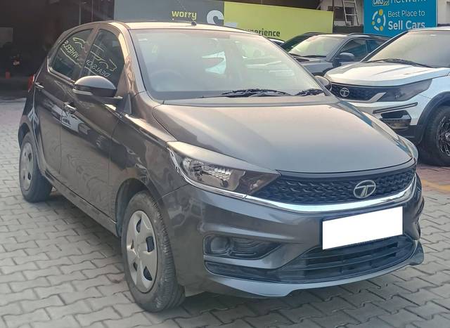 https://images10.gaadi.com/usedcar_image/4569952/original/processed_059fe5be-a21a-43e0-b9c4-d0329bf073ac.jpg?imwidth=6400