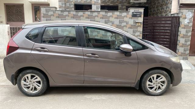 https://images10.gaadi.com/usedcar_image/4569967/original/1474aae5-1545-4089-82b9-3da3bfec48fc.jpg?imwidth=6401