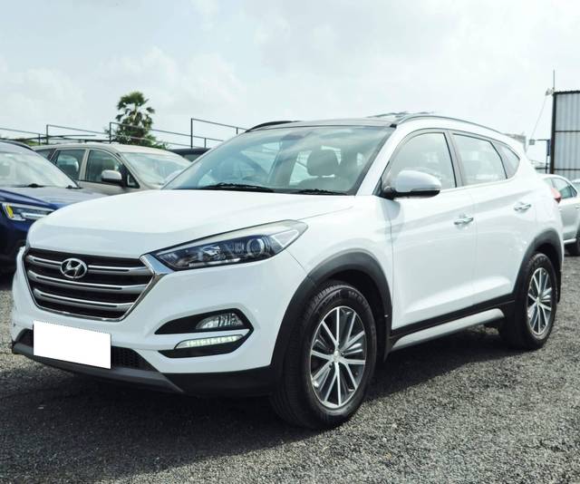 https://images10.gaadi.com/usedcar_image/4570001/original/processed_d61fad0c286b9730cd1ac8446cb19dc3.jpg?imwidth=6402