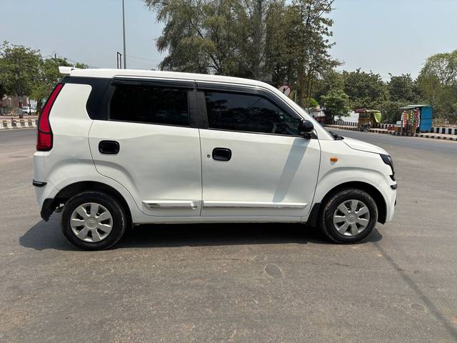 https://images10.gaadi.com/usedcar_image/4570007/original/fea15f35c4f4c4aa6cf447722b8287ee.jpg?imwidth=6401