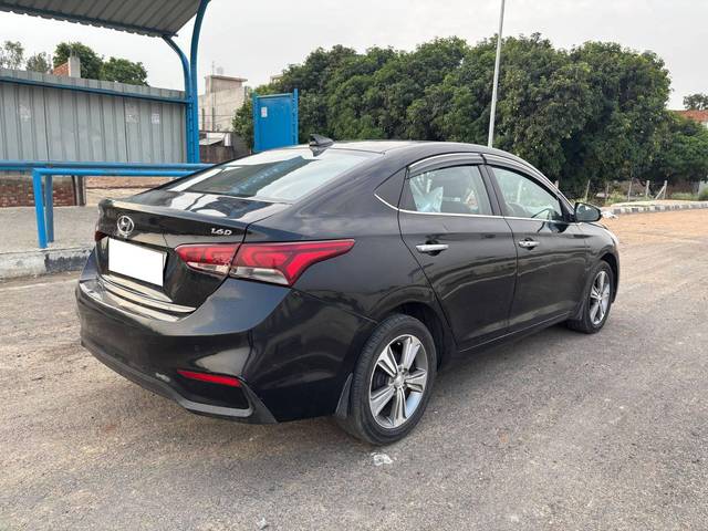 https://images10.gaadi.com/usedcar_image/4570011/original/processed_1ba0e44975e5b49562c9a046b7fa6777.jpg?imwidth=6402