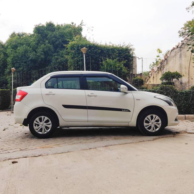 https://images10.gaadi.com/usedcar_image/4570012/original/processed_a355f1507cbb8ec8377ce93bbbb585f0.jpg?imwidth=6401