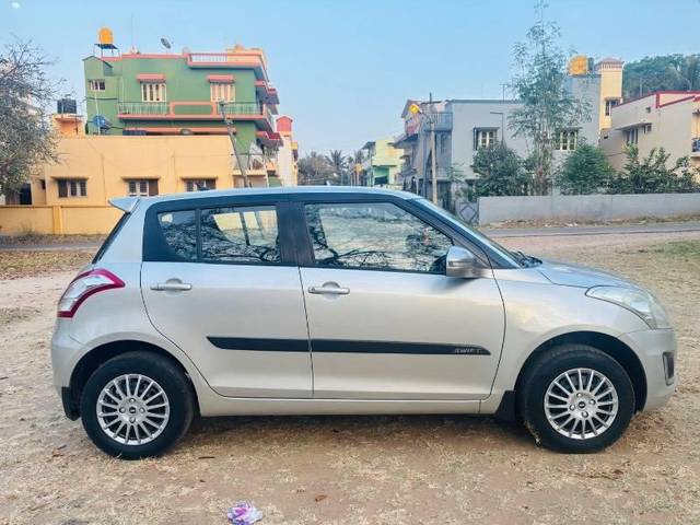 https://images10.gaadi.com/usedcar_image/4570013/original/processed_77c38e39-4c0f-4e83-8598-923bb1ef20cf.jpeg?imwidth=6401