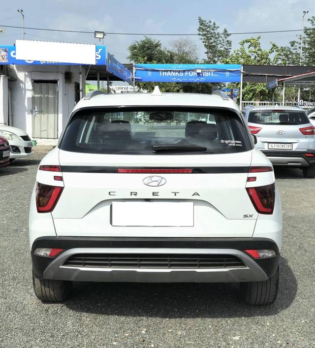 https://images10.gaadi.com/usedcar_image/4570017/original/processed_e868af03a2b6804565e8e3c995b64391.jpg?imwidth=6402