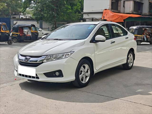 https://images10.gaadi.com/usedcar_image/4570032/original/processed_c30bf3bcb002238280905fd241e4b62c.jpg?imwidth=6400