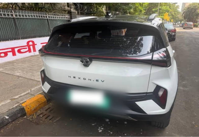 https://images10.gaadi.com/usedcar_image/4570035/original/a84ca692-6986-46b3-9e7a-e5aad6169dc2.?imwidth=6401