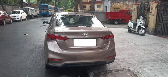 https://images10.gaadi.com/usedcar_image/4570037/original/processed_c4d692d339669c9e042267d18fe8dbf1.jpg?imwidth=6402
