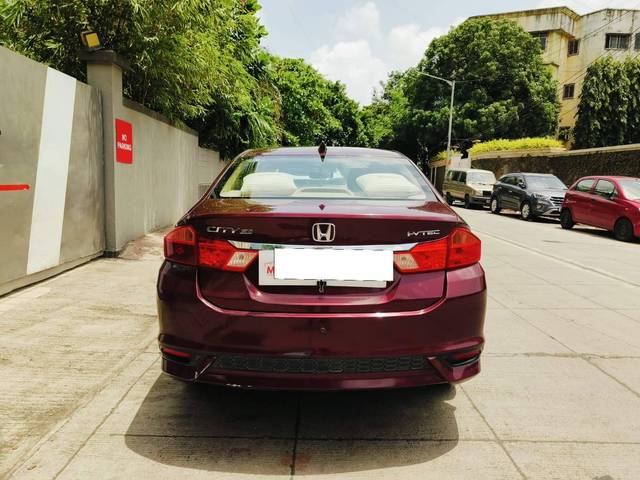 https://images10.gaadi.com/usedcar_image/4570040/original/processed_da1e4eddbef9d94edb28f83d36764027.jpeg?imwidth=6402