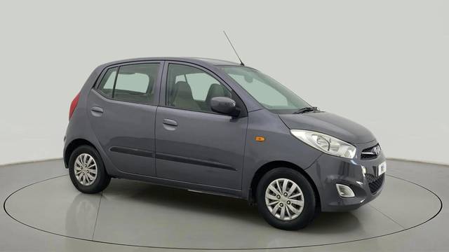 https://images10.gaadi.com/usedcar_image/4570055/original/f1332e42e2a37386a34b23b60cd74c86.jpg?imwidth=6400
