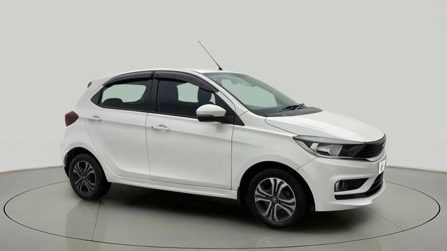 https://images10.gaadi.com/usedcar_image/4570056/original/55adebd8dadf209d48f5016e665ab7b9.jpg?imwidth=6400