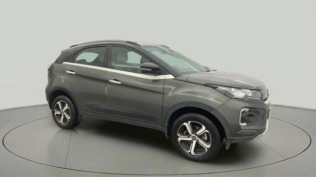 https://images10.gaadi.com/usedcar_image/4570060/original/7bbbd5bb3cc5c5beebd0ae1ed8b1a0dc.jpg?imwidth=6400