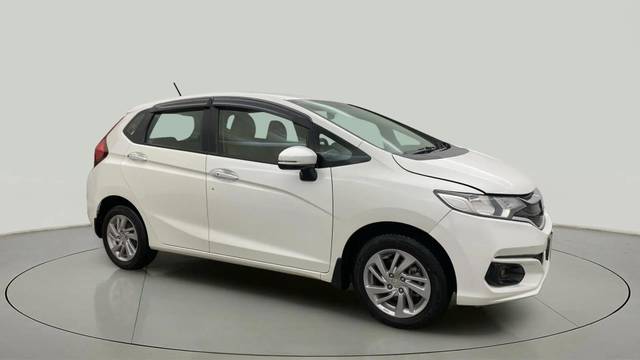 https://images10.gaadi.com/usedcar_image/4570066/original/fcc7c0502b0cecca0c022a6a53e29ead.jpg?imwidth=6400