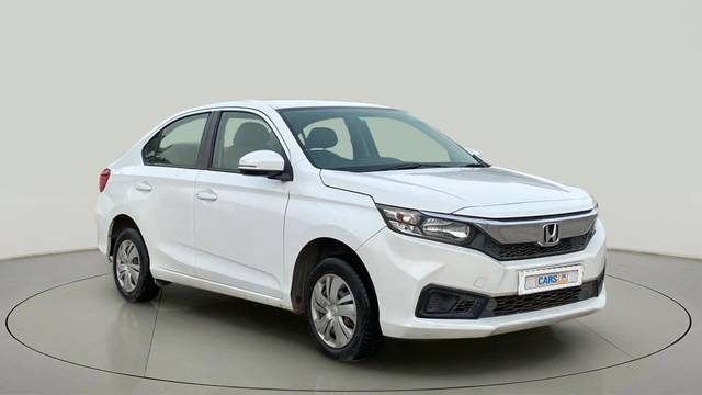 https://images10.gaadi.com/usedcar_image/4570071/original/3cb17124082f74dc00c1f5311d642a69.jpg?imwidth=6400