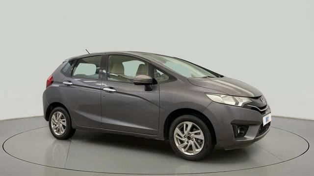 https://images10.gaadi.com/usedcar_image/4570078/original/72d13c767b70931e700f49f32604b593.jpg?imwidth=6400