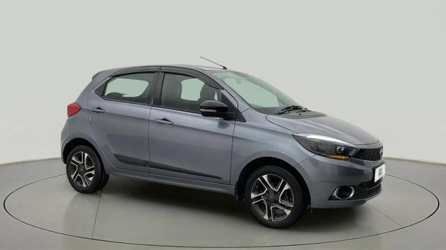 https://images10.gaadi.com/usedcar_image/4570192/original/28b058ffb72894caddbf4e0021ac595a.jpg?imwidth=6400