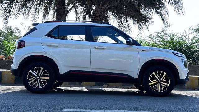 https://images10.gaadi.com/usedcar_image/4570194/original/730988183783a34931693723d1b9e8da.jpg?imwidth=6401
