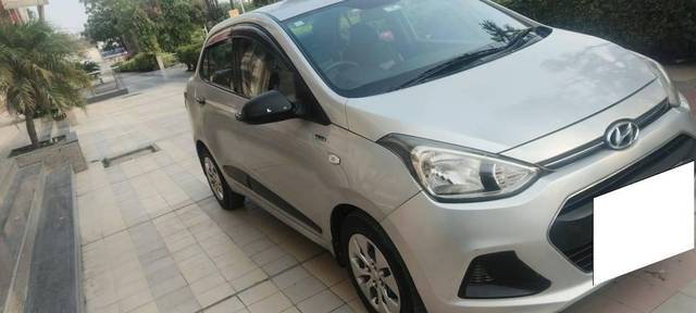 https://images10.gaadi.com/usedcar_image/4570200/original/processed_debffd1099f825af1129d82879a9225b.jpg?imwidth=6400