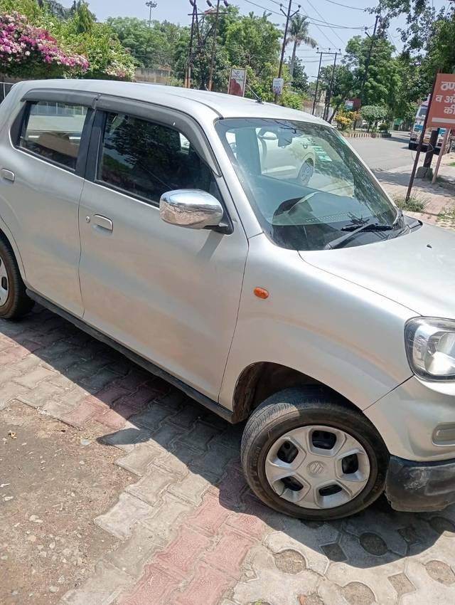 https://images10.gaadi.com/usedcar_image/4570206/original/processed_c64ef1a3f655adf458f0b4ea98b753f3.jpg?imwidth=6401