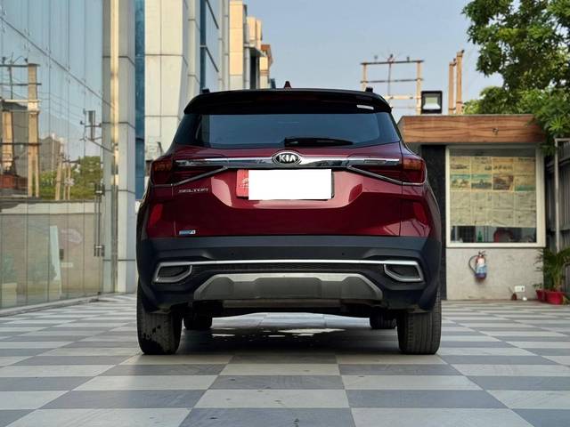 https://images10.gaadi.com/usedcar_image/4570208/original/processed_8eff6449ac392d7ec4ba016568e8ec3c.jpg?imwidth=6402