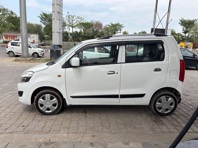 https://images10.gaadi.com/usedcar_image/4570211/original/processed_614c9b8a8c3f74cea22896bcf04b8bc4.jpg?imwidth=6402