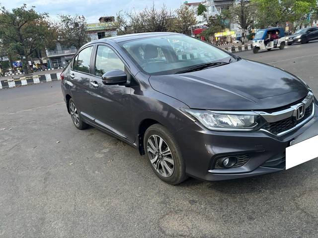 https://images10.gaadi.com/usedcar_image/4570214/original/processed_41994c994a3dbda9199652b125c628ce.jpg?imwidth=6400
