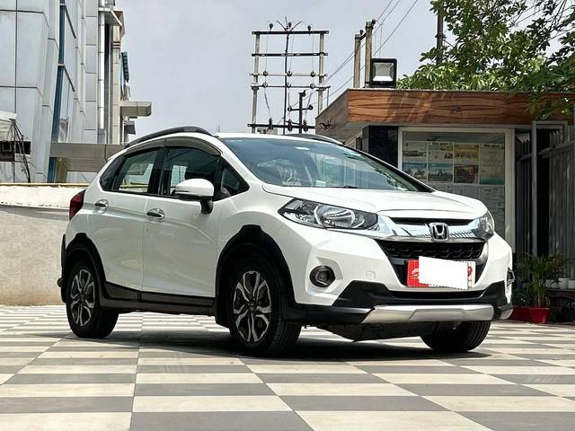 https://images10.gaadi.com/usedcar_image/4570219/original/processed_191892ac9e7c36cd05cf5325a58fb843.jpg?imwidth=6400