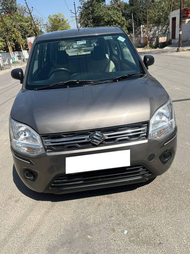 https://images10.gaadi.com/usedcar_image/4570221/original/processed_8ecc057aca07507eebb23db25860aac3.jpg?imwidth=6400
