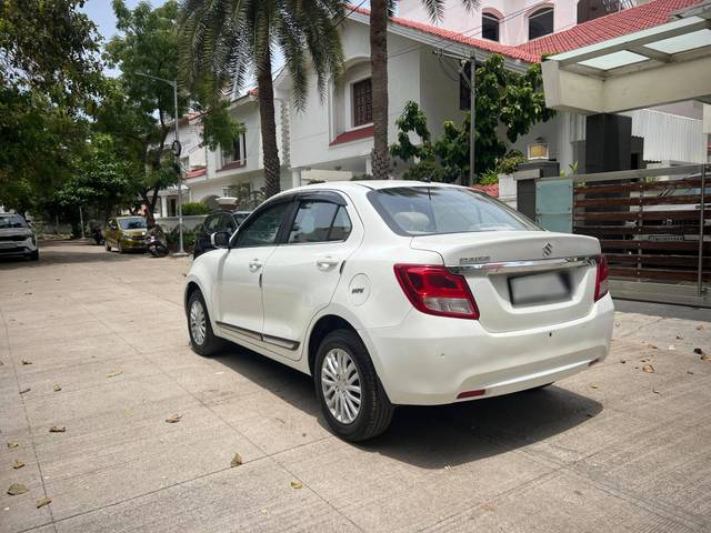https://images10.gaadi.com/usedcar_image/4570224/original/processed_acf20d33821e2b5aaebc57a5977243a2.jpg?imwidth=6402