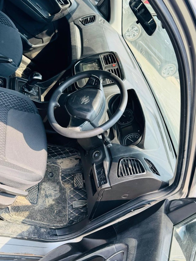 Second-hand 2019 Maruti Suzuki Vitara Brezza ZDi Plus AMT for sale in Moradabad-4