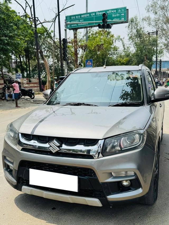 Second-hand 2019 Maruti Suzuki Vitara Brezza ZDi Plus AMT for sale in Moradabad-3