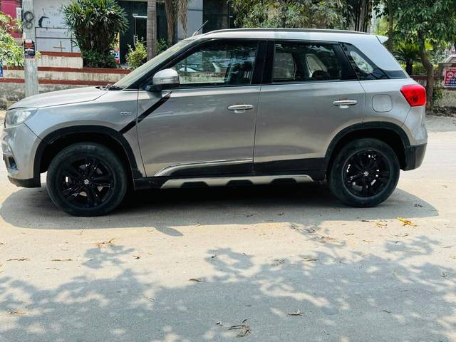 https://images10.gaadi.com/usedcar_image/4570225/original/processed_caf9a9f7fc28aa4ba0249b66adb4d237.jpg?imwidth=6402