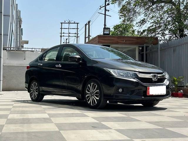 https://images10.gaadi.com/usedcar_image/4570229/original/processed_a66a6366f3041674171e9bed2b905bb0.jpg?imwidth=6400