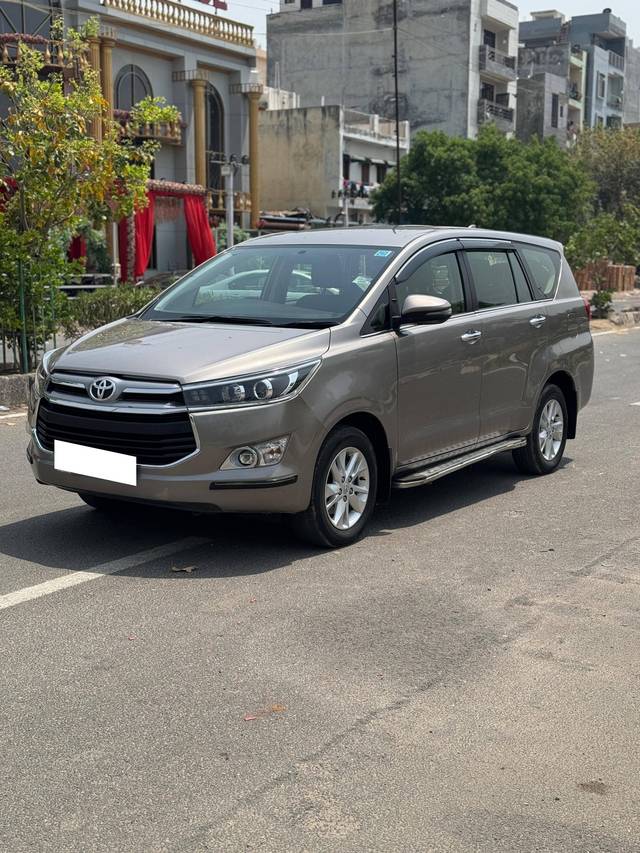https://images10.gaadi.com/usedcar_image/4570231/original/processed_8d1b3f90dfaf11a1120f22547a9d3d55.jpg?imwidth=6400