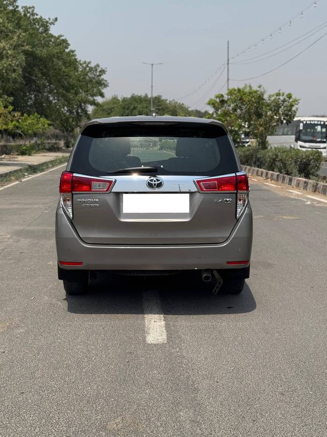 https://images10.gaadi.com/usedcar_image/4570231/original/processed_a256d981e0cae2f70455101173827d96.jpg?imwidth=6402