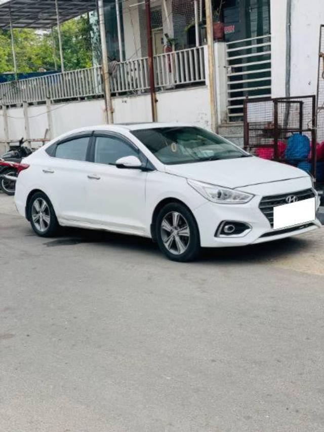 https://images10.gaadi.com/usedcar_image/4570236/original/processed_2088c555-1b6c-42ee-ad0b-dcc9a87a028c.jpg?imwidth=6400