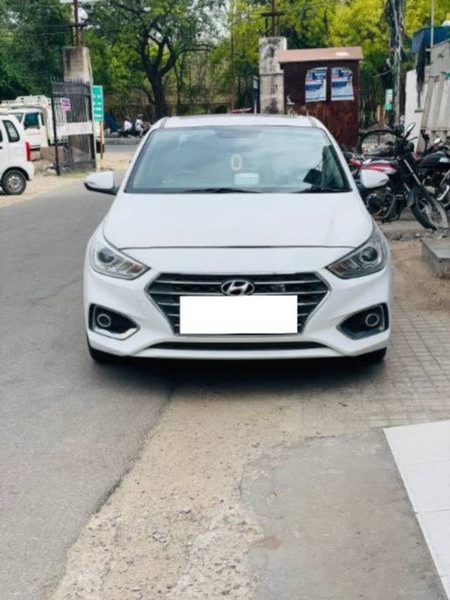 https://images10.gaadi.com/usedcar_image/4570236/original/processed_e91c29d9-e81d-4817-848e-e66ce7c48ef3.jpg?imwidth=6402