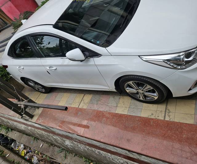 https://images10.gaadi.com/usedcar_image/4570237/original/66df4d5b0caef63557ae7fe058e12ff1.jpg?imwidth=6401