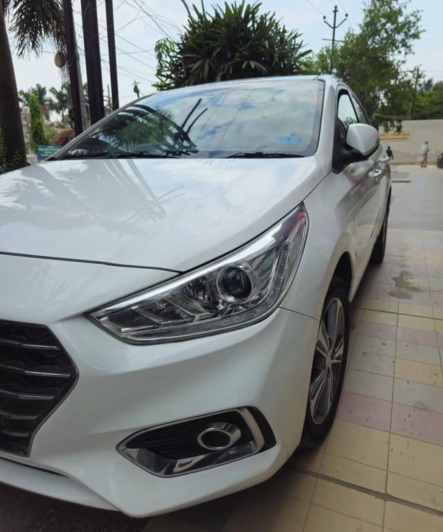 https://images10.gaadi.com/usedcar_image/4570237/original/processed_efb1bcefedf225a309390f123a386fc3.jpg?imwidth=6400