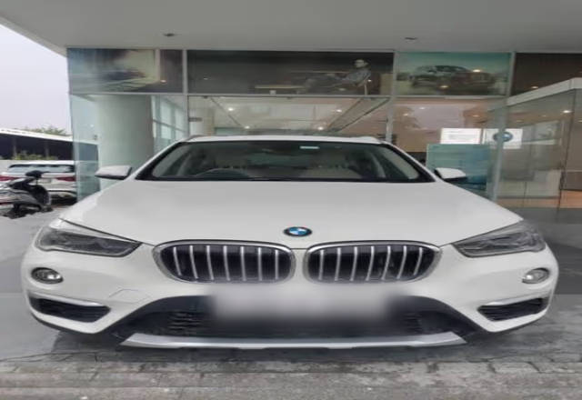 https://images10.gaadi.com/usedcar_image/4570239/original/0e56ec98-ac42-42c8-874f-a80f957839d1.?imwidth=6401