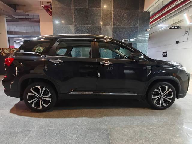 https://images10.gaadi.com/usedcar_image/4570266/original/processed_95e087593897957af05b4eed5b607fb9.jpg?imwidth=6401
