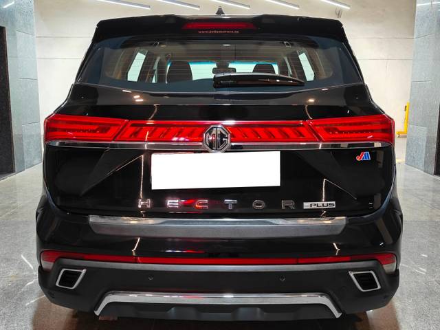 https://images10.gaadi.com/usedcar_image/4570266/original/processed_e77e122069920f7adc0521c761018ba9.jpg?imwidth=6402