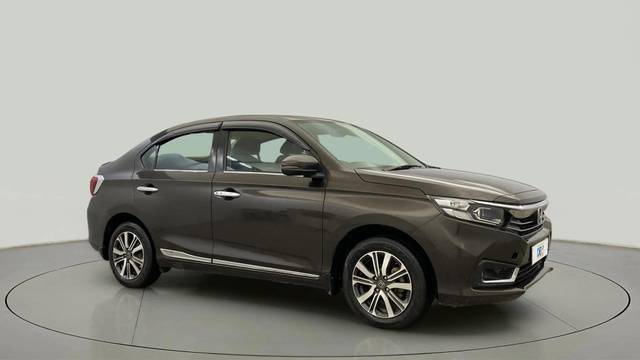 https://images10.gaadi.com/usedcar_image/4570270/original/d9272513ed2872efeac28307772b5130.jpg?imwidth=6400