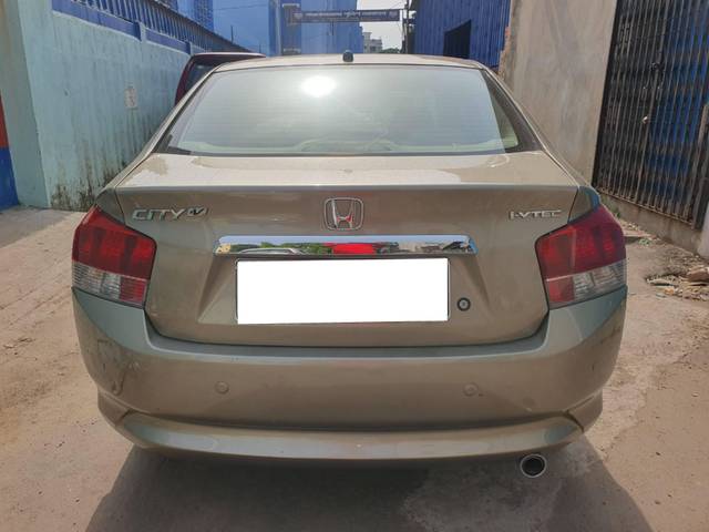 https://images10.gaadi.com/usedcar_image/4570271/original/processed_a1aef9f3230fd5b9af6c416d0ed2cb03.jpg?imwidth=6401