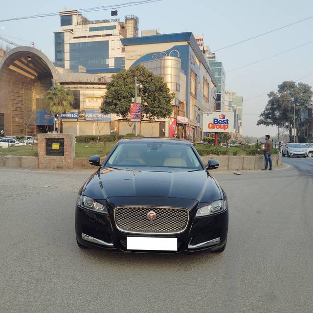https://images10.gaadi.com/usedcar_image/4570272/original/processed_6c325426b7db6f05fd4a6f99068c1620.jpg?imwidth=6400
