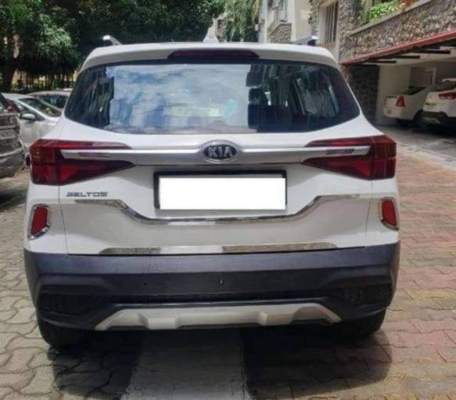https://images10.gaadi.com/usedcar_image/4570275/original/processed_1084265769ebad1891232eb2c151270f.jpeg?imwidth=6401