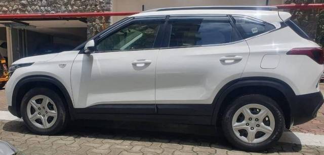 https://images10.gaadi.com/usedcar_image/4570275/original/processed_c1d86bad27334de911b19dfbf75c5d6d.jpeg?imwidth=6402
