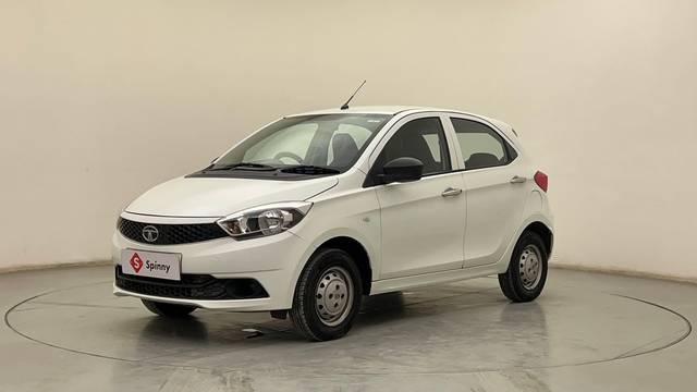 https://images10.gaadi.com/usedcar_image/4570278/original/49adc3b09e416b264c8d341b91f36a2a.JPG?imwidth=6400