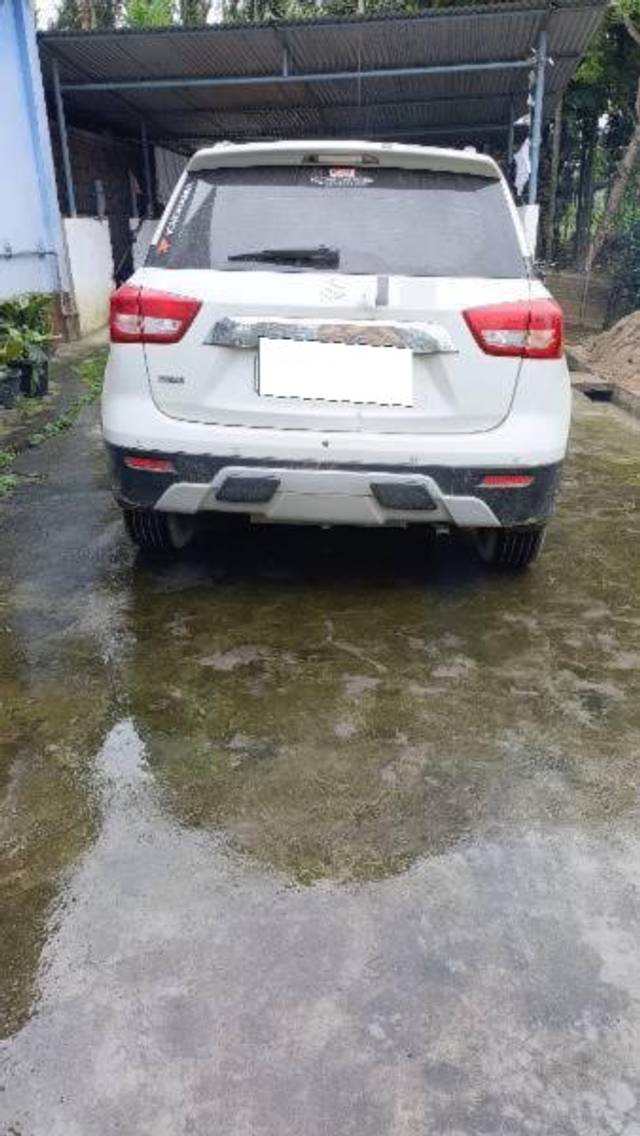 https://images10.gaadi.com/usedcar_image/4570284/original/processed_de8d0d21-119d-40eb-8c3a-6834fbadd2e3.jpg?imwidth=6402